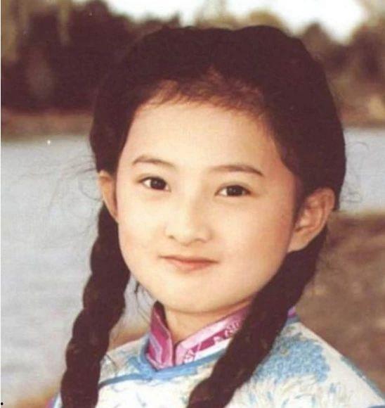 女明星金铭,璀璨星途，从童星到女神的华丽蜕变