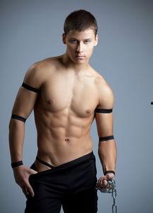 男士三围照片,身材比例与气质的完美融合